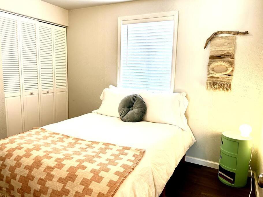 Fully Furnished, Serene Taos House Exterior foto